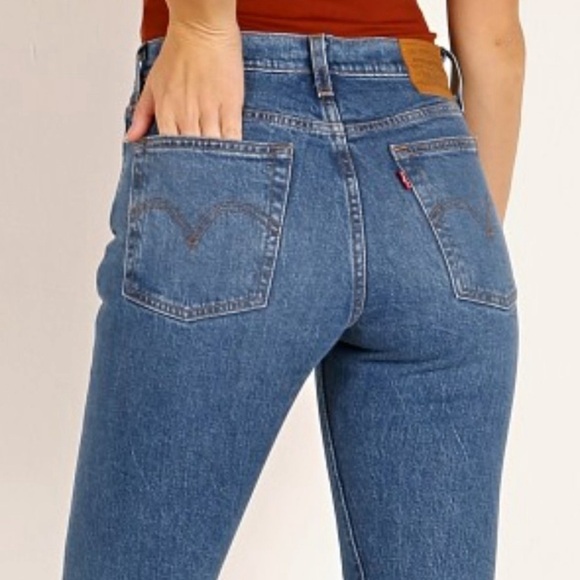 Levi’s Wedgie Icon Jeans - Picture 3 of 11